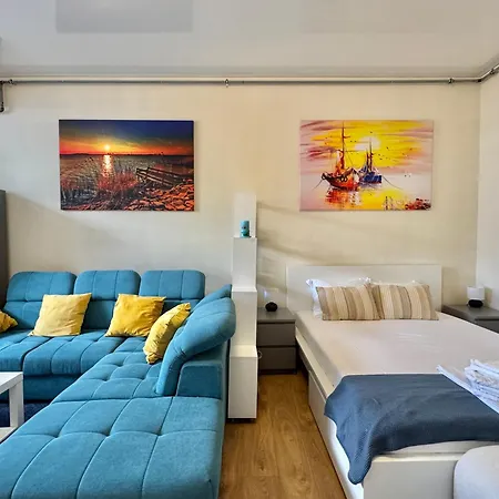 Daire Apartments *